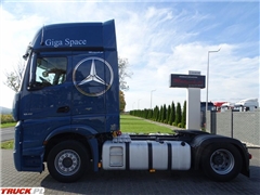 Mercedes Actros