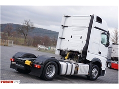 Mercedes Actros