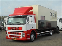 Volvo FM 9.310 + Euro 5 + Manual + Horse transport