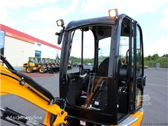 Nowa minikoparka JCB 8029 CTS