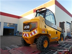 Nowa ładowarka teleskopowa JCB  TLT 35-26D