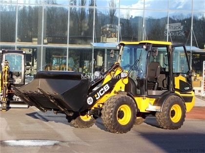 Nowa ładowarka kołowa JCB 407