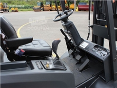 Nowy gazowy wózek widłowy Doosan 30 NXP
