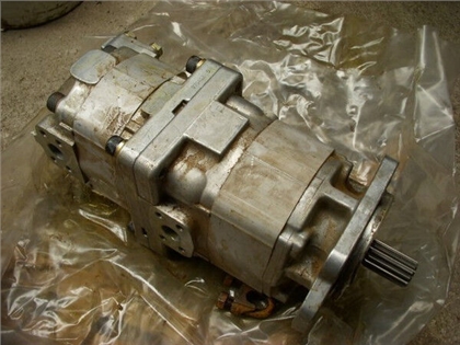 Pompa hydrauliczna Komatsu (54) D 155 AX-3 705-51-