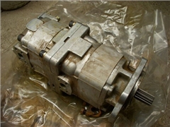 Pompa hydrauliczna Komatsu (54) D 155 AX-3 705-51-