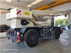 Nowy żuraw samojezdny Terex RT 1045