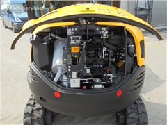 Nowa minikoparka JCB 8026 CTS