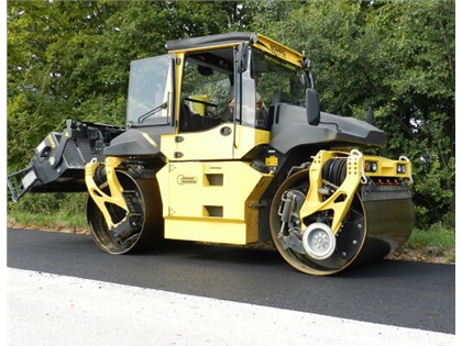 Walec drogowy BOMAG BW 174 AP-4f AM