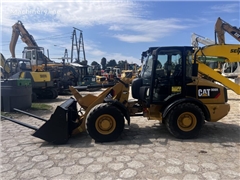 Ładowarka kołowa Caterpillar CAT 906H