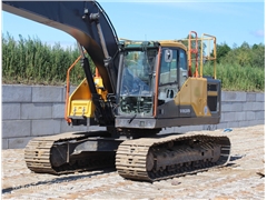 Koparka gąsienicowa Volvo EC220EL