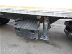 Uszkodzona naczepa furgon LeciTrailer 040LCESM083X