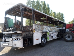 Uszkodzony autobus podmiejski Mercedes-Benz Intour