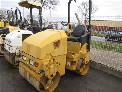 Mini walec Caterpillar CB14