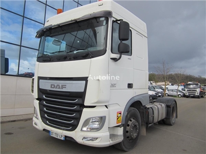 DAF XF105 Ciągnik siodłowy DAF XF105 460