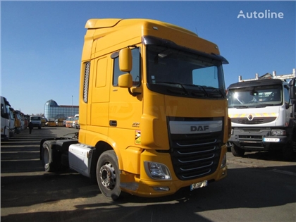 DAF XF105 Ciągnik siodłowy DAF XF105 460