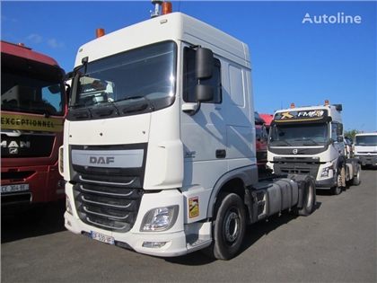 DAF XF105 Ciągnik siodłowy DAF XF105 460