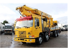 Żuraw samojezdny Volvo FL10 8X4 + GROMACH 34 mtr.
