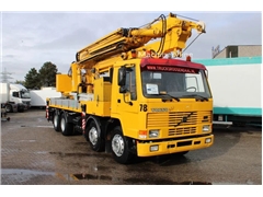Żuraw samojezdny Volvo FL10 8X4 + GROMACH 34 mtr.
