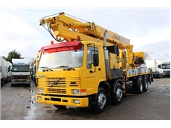 Żuraw samojezdny Volvo FL10 8X4 + GROMACH 34 mtr.