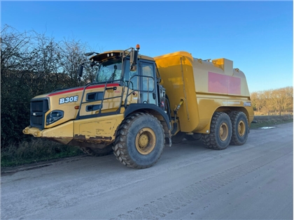 Bell B30E 27000L Water Tank