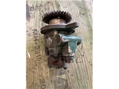 VOLVO STEERING PUMP 20902696