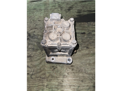 SCANIA V107 VALVE BLOCK  1856311