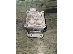 SCANIA V107 VALVE BLOCK  1856311