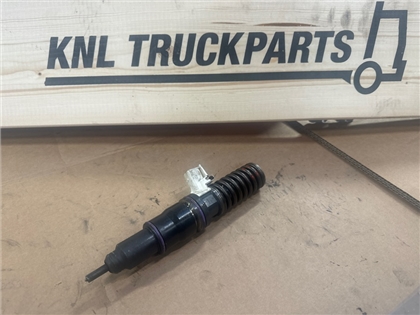 VOLVO INJECTOR 22052765