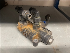 MAN VALVE BLOCK 81.47103-6027