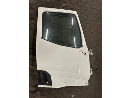 RENAULT T-SERIE RIGHT DOOR 7482702818