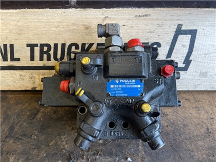 MAN VALVE BLOCK 81.67560-6105