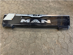 MAN FRONT GRILL 81.61150-6106