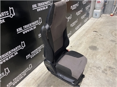 MAN PASSENGER SEAT 81.62307-6562