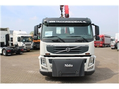 Volvo FM 330 + HMF 1035 + HOOKSYTEM HYVA + EURO 5 + 6X2