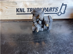 MAN TRAILER VALVE 81.52301-6212