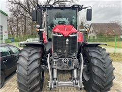 Nowy ciągnik kołowy Massey Ferguson 8S.225 Dyna-VT