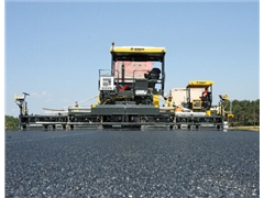 Nowy rozściełacz asfaltu gąsienicowy BOMAG BF 800C