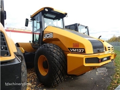 Walec do robót ziemnych JCB VM 137D T4i