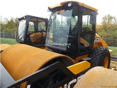 Walec do robót ziemnych JCB VM 137D T4i