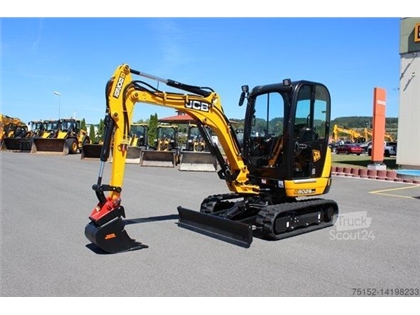 Nowa minikoparka JCB 8029 CTS