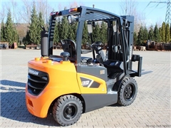 Nowy wózek widłowy diesel Doosan D30 S-9