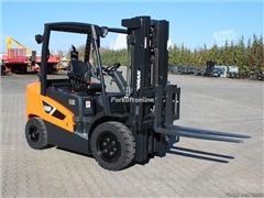 Nowy wózek widłowy diesel Doosan D30 S-9