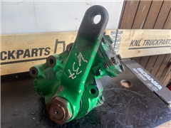 VOLVO STEERING GEAR 21162023