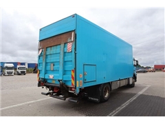 Volvo FM370 med åbenbar side