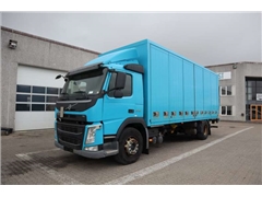 Volvo FM370 med åbenbar side