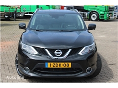 Minivan Nissan Qashqai + AUTOMATIC + NAVI