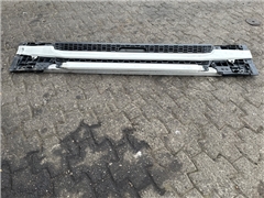SCANIA NGR GRILL LOWER