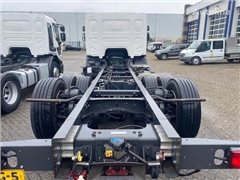 Volvo FE 320 chassis cabine 6x2 , geschikt voor 6 mtr op