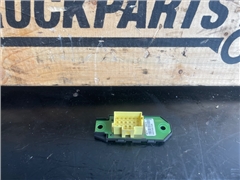 MERCEDES ELECTRICAL CONNECTOR A0275451526