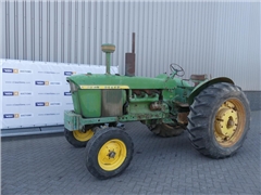 John Deere 4020